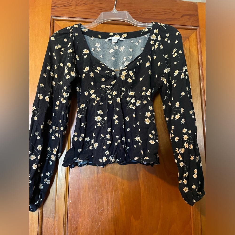 American Eagle- XS- long sleeve crop top